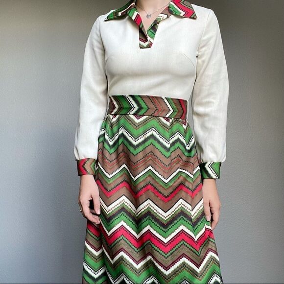 Vintage 60s Red Green Geometric Psychedelic Maxi Dress Size 6 - Picture 1 of 14